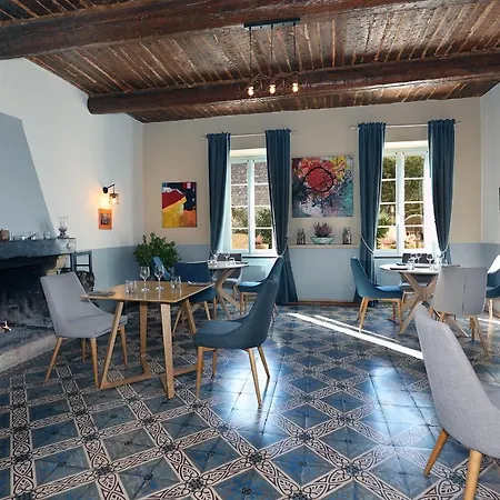 Le Cheval Blanc Bed and breakfast *